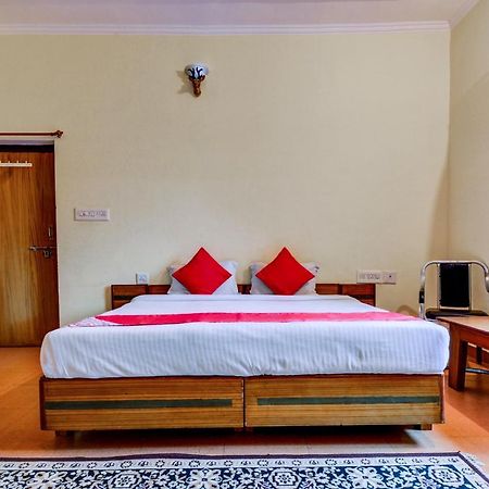 Ranthambhore Vilas Hotel ซาวาย มาโดปูร์ ภายนอก รูปภาพ
