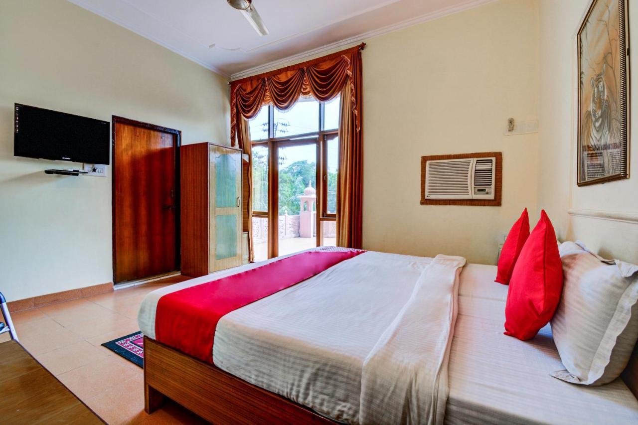 Ranthambhore Vilas Hotel ซาวาย มาโดปูร์ ภายนอก รูปภาพ