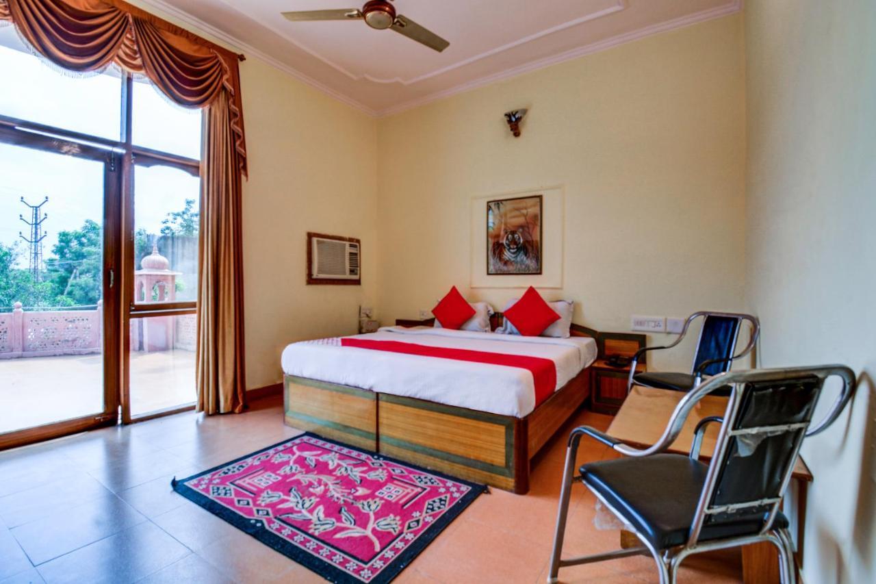 Ranthambhore Vilas Hotel ซาวาย มาโดปูร์ ภายนอก รูปภาพ